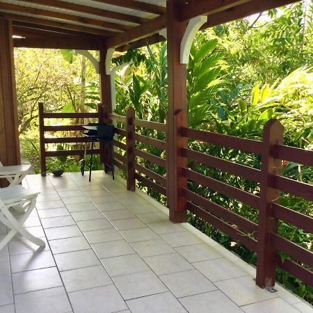 Chez Jocelyne Pres Des Sources Chaudes Villa Bouillante Ngoại thất bức ảnh