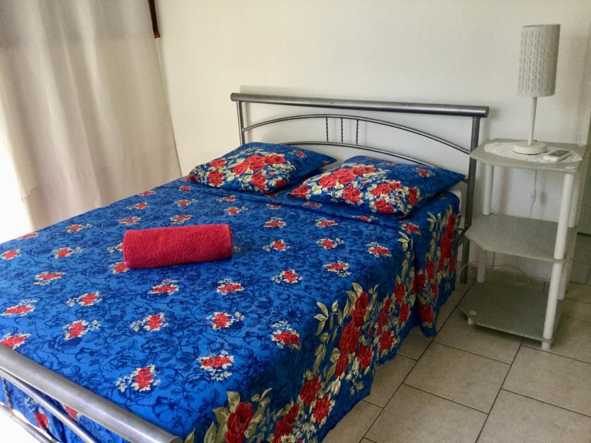 Chez Jocelyne Pres Des Sources Chaudes Villa Bouillante Ngoại thất bức ảnh