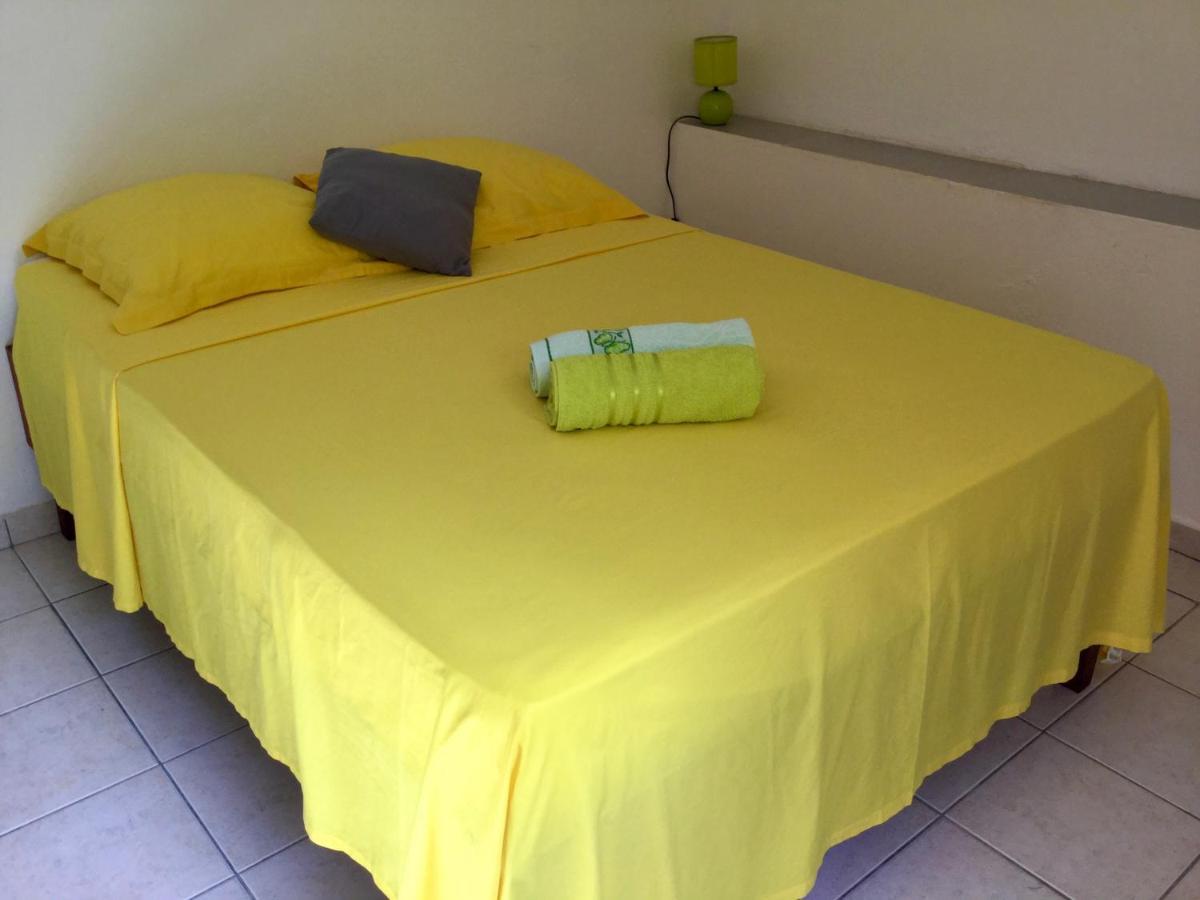 Chez Jocelyne Pres Des Sources Chaudes Villa Bouillante Ngoại thất bức ảnh